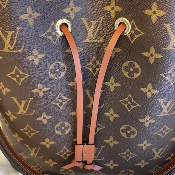 💯% Authentic Louis Vuitton NeoNoe in Monogram Canvas (Caramel) - Picture 3 of 10